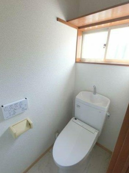 パールハイツ山崎のトイレ|ゆったりとした空間のトイレです