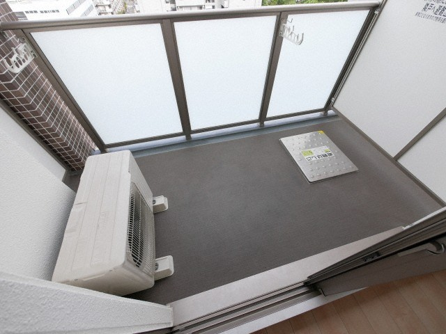 レジディア新大阪のバルコニー
