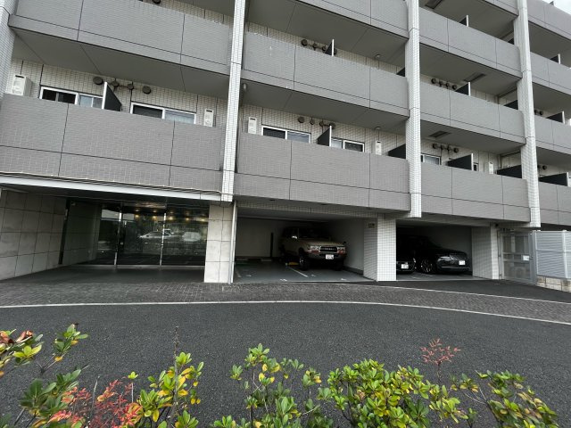 GENOVIA本羽田skygardenの駐車場