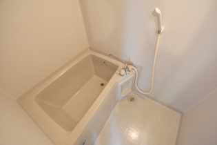 シンプルで使いやすい浴室です！