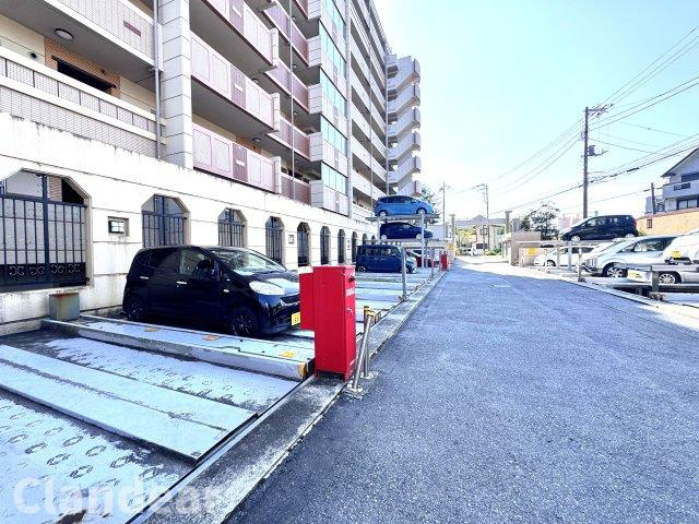 サンクタス新松戸ヴィレーヴの駐車場|ドキドキの新生活も、安心してスタート。ぴったりの住まいを見つけませんか？クランディアが一緒に住まい選びをサポートします‼　まずは、お気軽にお問合せください　＃クランディア