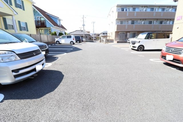 グリシーヌ　フルールの駐車場