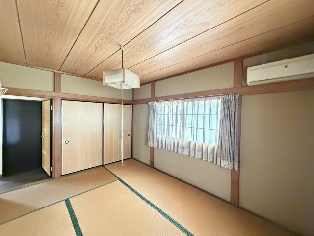 【和室】 | 熊谷市池上　中古戸建 | ※掲載写真は一部AI画像加工により、家具・家財等を削除しております。現況と異なる場合は現況を優先とします。
