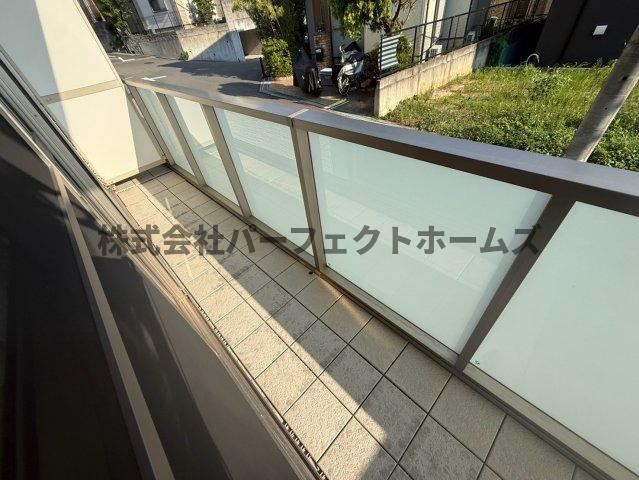 シャーメゾンcalaのバルコニー|暖かな日差しのふりそそぐバルコニー