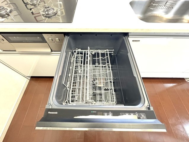 ◆ペット飼育可◆１０階東向き３LDK◆大手筋商店街まで徒歩７分◆クレアガーデン伏見桃山のキッチン|食器洗浄乾燥機