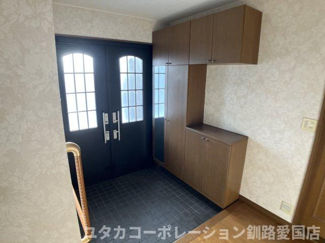 【玄関】 | 文苑4丁目41-2、3売家 | 下駄箱付き玄関です♪