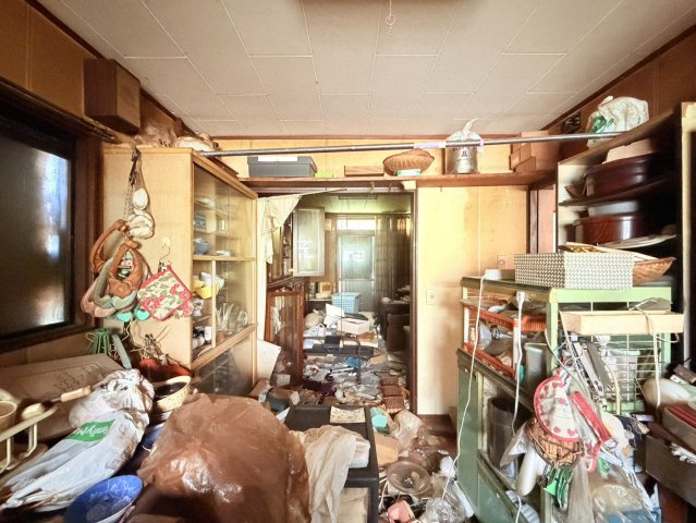牛久市小坂町中古戸建の居間・リビング
