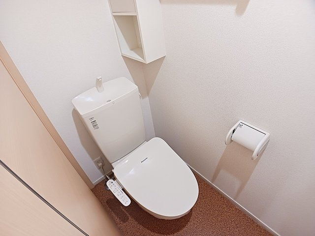 ボヌール・シュプレーム　Ａのトイレ|ゆったりとした空間のトイレです
