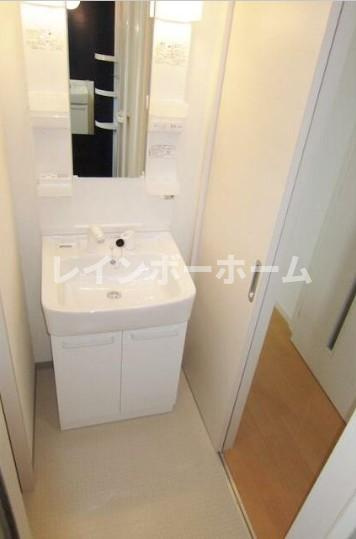 SKビル弐番館の独立洗面台