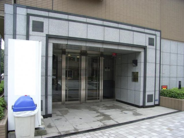 パレステュディオ日本橋浜町駅前のエントランス