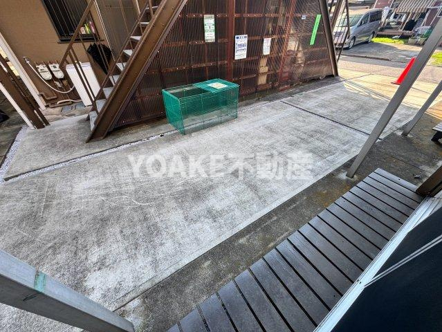 町田市金森１丁目のアパートのバルコニー