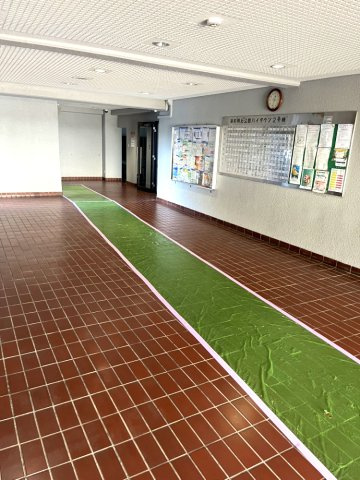 藤和明石公園ハイタウン弐号棟のエントランス