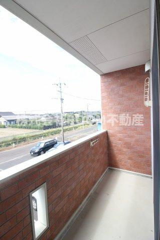 ガーデンヒルズ吉尾のバルコニー|バルコニーからの眺めを楽しみながら食事をしませんか