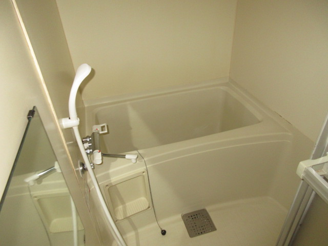 コーポラス桜の浴室