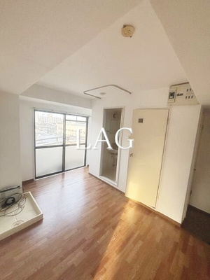 【居間・リビング】 | クレストパレス荒川 | 洋室のお部屋です。