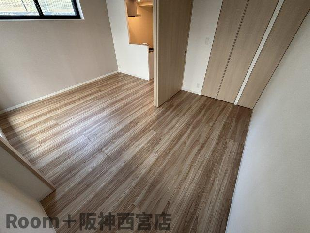 ブリージェ夙川南郷の洋室