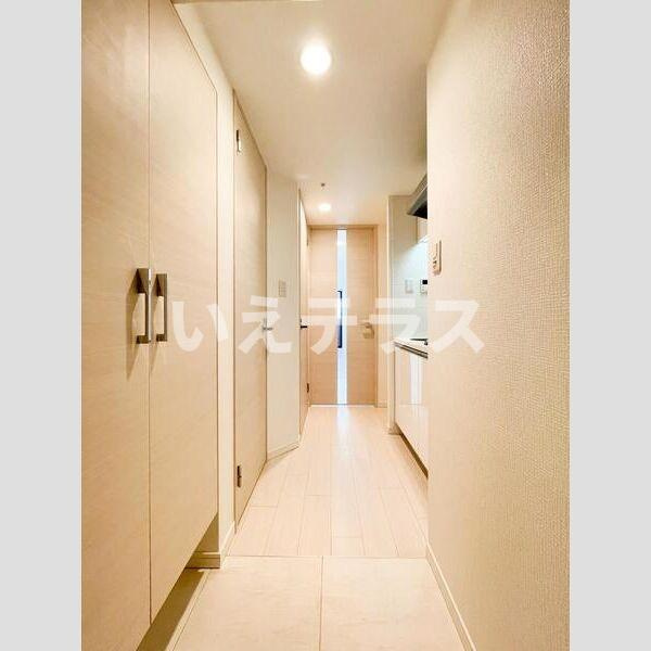 S-RESIDENCE神戸磯上通の玄関