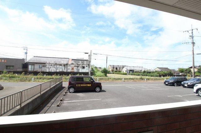 ガーデンヒルズ吉尾のバルコニー|暖かな日差しのふりそそぐバルコニー