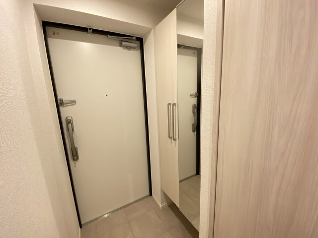 プレセダン千駄木の玄関