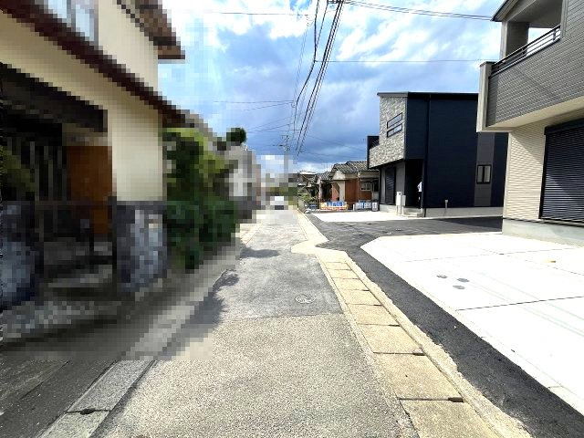 【その他】 | 福岡市南区曰佐3丁目　2号棟（全4棟）【仲介手数料無料・0円】 | 現地写真。前面道路です。