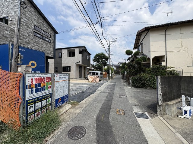 【その他】 | 福岡市南区曰佐3丁目　2号棟（全4棟）【仲介手数料無料・0円】 | 現地写真。前面道路です。