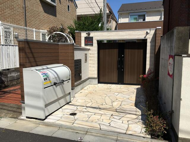 リーヴェルガーデン下北沢リリオのエントランス|毎日通るエントランスはこのようになっています