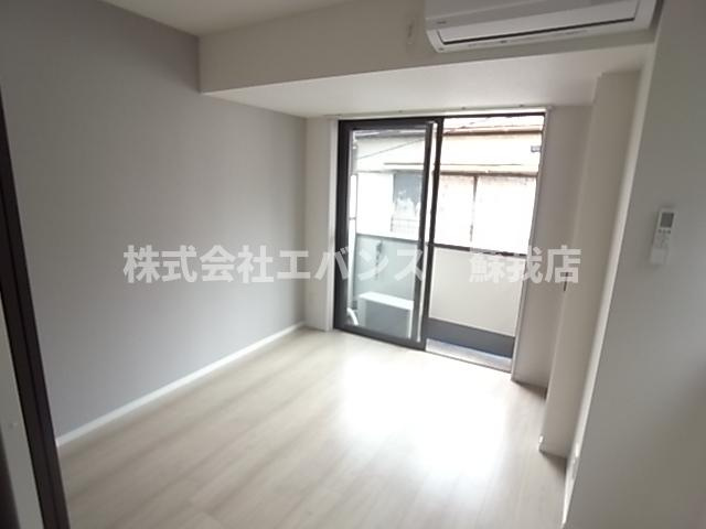 【寝室】 | テリアズ港町 | 広くて明るい寝室