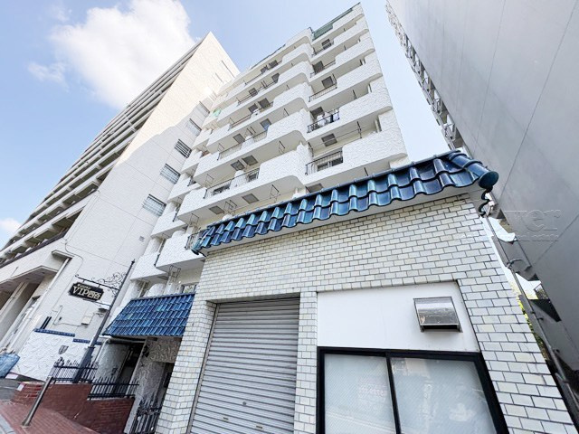 【現況写真】 | マンションヴィップ四谷 | 前面道路と外観の様子です。～即日のご見学可能～　お問合せはお気軽にどうぞ。