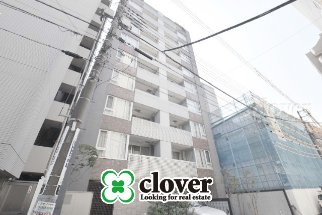 【外観】 | クローバー亀戸 | 手入れの行き届いた外壁やエントランスなど、「見ればわかる」レベルで清潔感を保ったマンションです。築年数を感じさせない姿で皆様をお出迎えします。～即日のご見学可能～　お問合せはお気軽にどうぞ。
