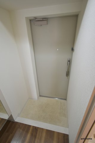 江坂和　仲介手数料無料の玄関