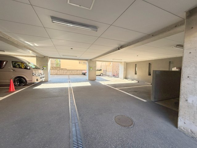 リリーベルの駐車場
