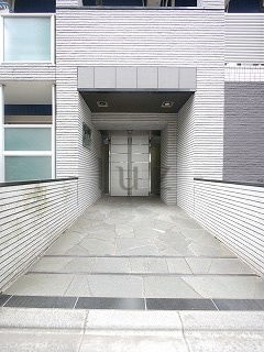 ガーラシティ川崎のエントランス