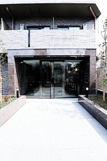 ルーブル板橋東新町壱番館のエントランス