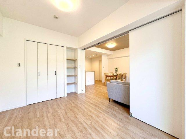 東立石ガーデンの寝室|ドキドキの新生活も、安心してスタート。ぴったりの住まいを見つけませんか？クランディアが一緒に住まい選びをサポートします‼　まずは、お気軽にお問合せください　＃クランディア