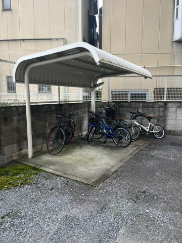ライオンズプラザ前橋広瀬川の駐輪場