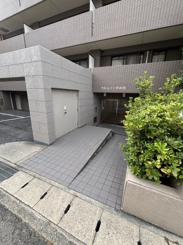 カルムイン香枦園のエントランス