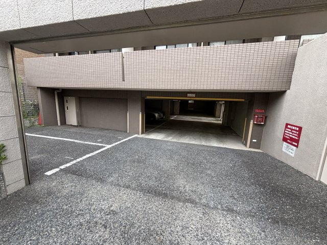 カルムイン香枦園の駐車場