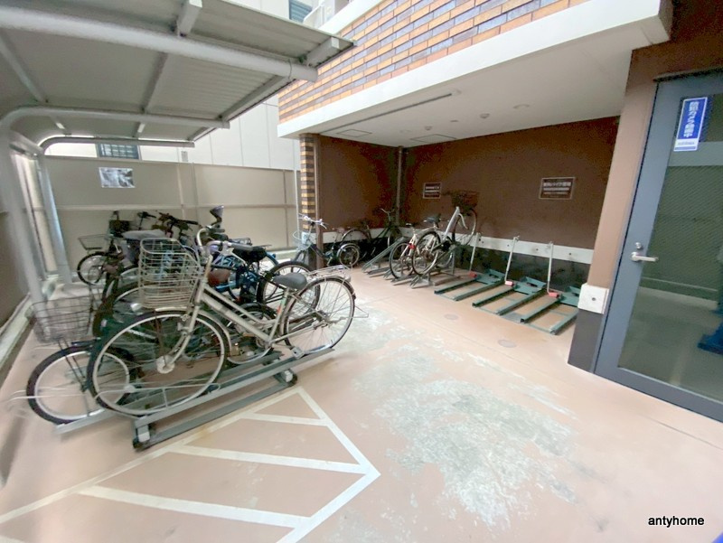 セイワパレス玉造　仲介手数料無料の駐車場