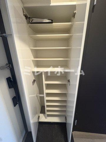 プライマル品川西大井の収納|同建物内、別のお部屋の参考写真になります。