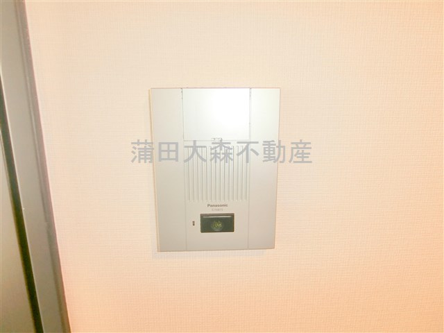 メゾンドアーク南大井の玄関