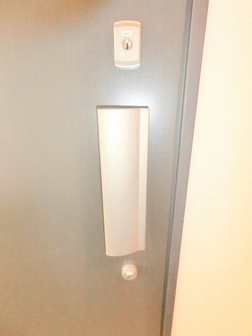 メゾンドアーク南大井の玄関