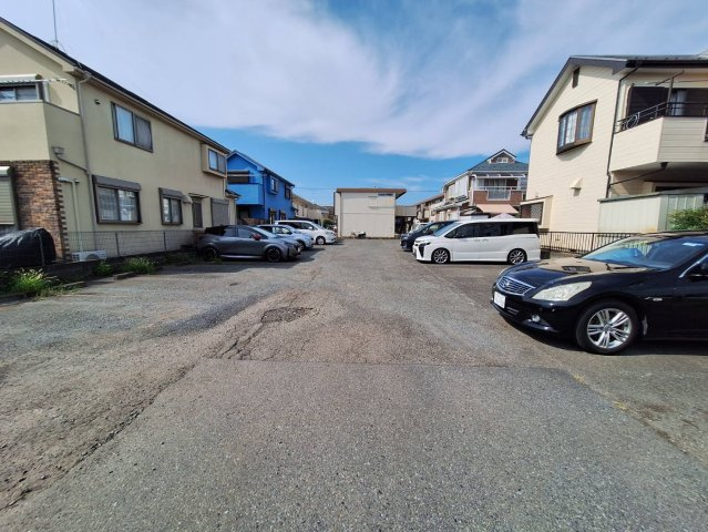 ハイツ向原Bの駐車場