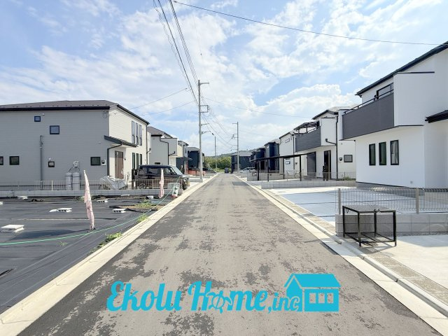 あきる野伊奈第10　全15棟　2号棟の前面道路含む現地写真|2026年8月 撮影