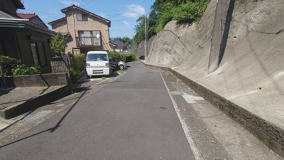 【前面道路含む現地写真】