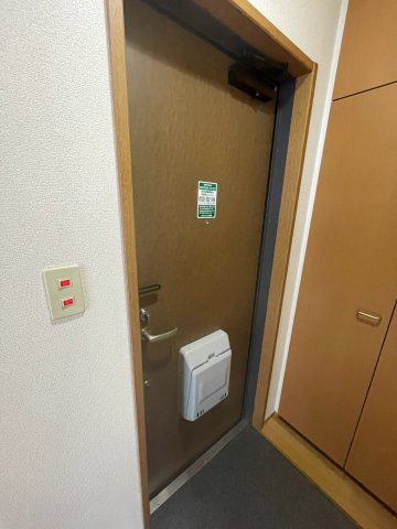 コーポeiの玄関
