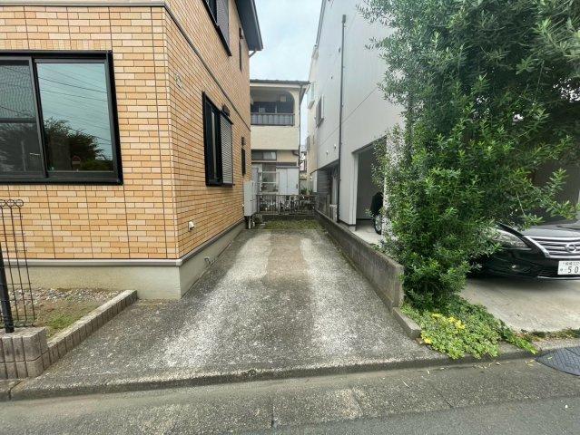 コーポeiの駐車場