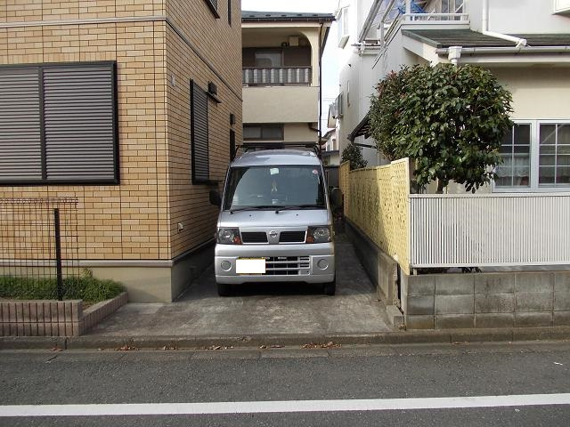 コーポeiの駐車場