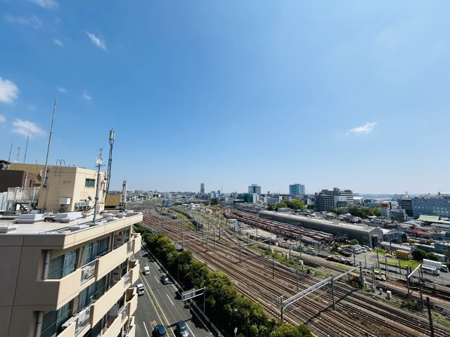 なんといってもこの立地◎東神奈川駅まで徒歩３分！東神奈川からJRで横浜駅まで３分！行ってきますから横浜駅まで10分て！要は最高ってこと。な【リノベ／パークホームズ東神奈川ステーションアリーナ】の展望