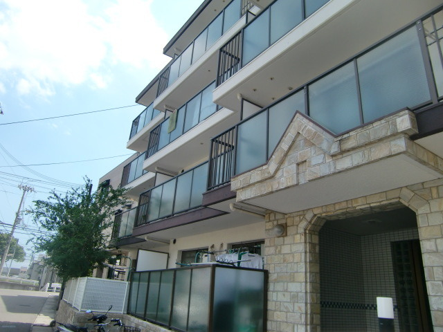 神戸市灘区高徳町１丁目の賃貸マンションの外観