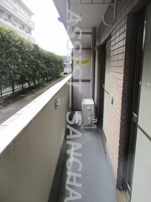 綴マンションのバルコニー
